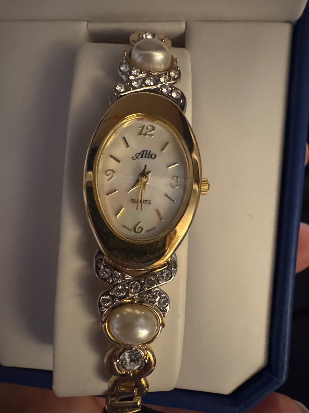 Vintage Alto Women's Gold Pearl Accent Quartz Watch - Gold